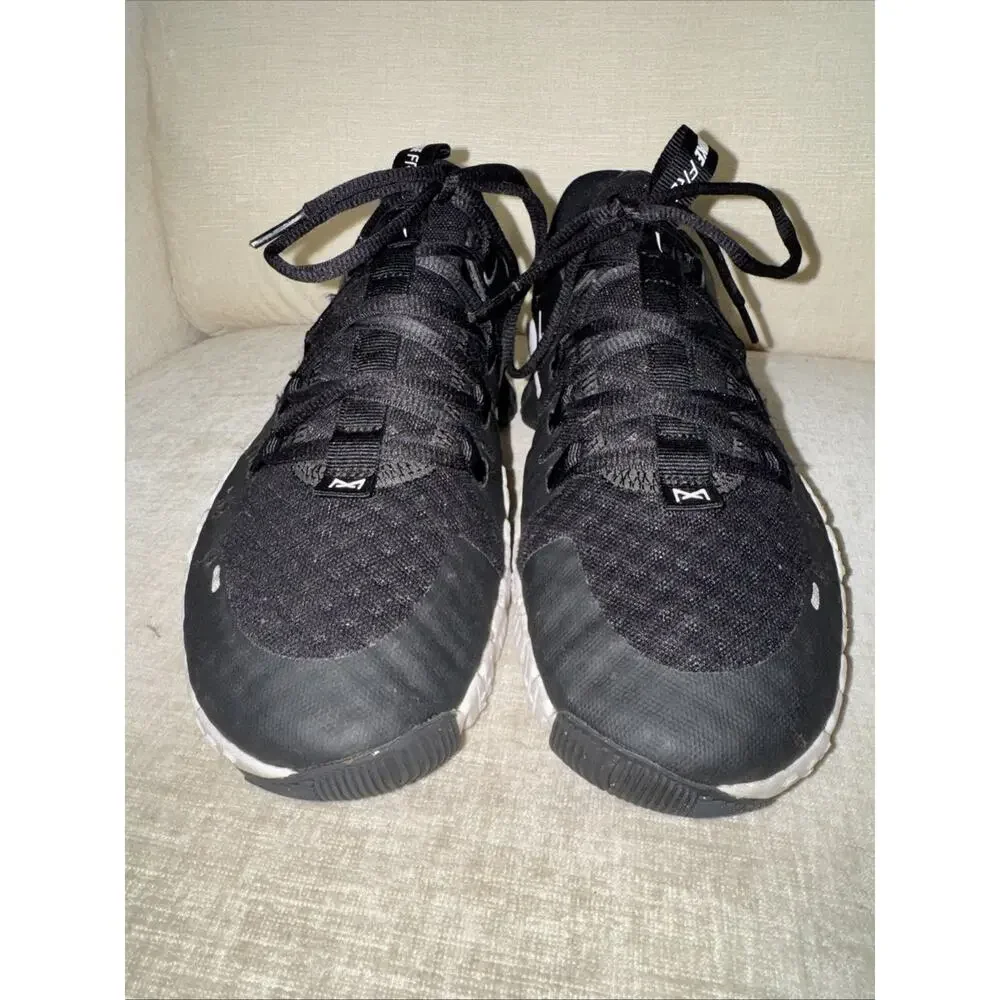 Nike Free Metcon 5 Training Shoes Mens Size 10 Black White Athletic DV3950-001